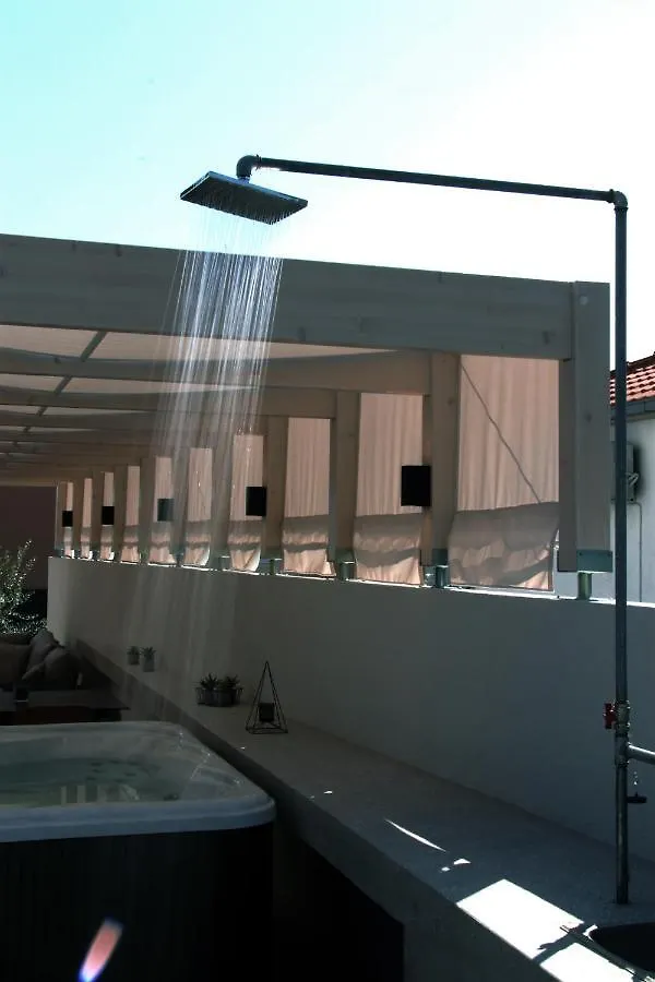 Apartment Kate Τρογκίρ